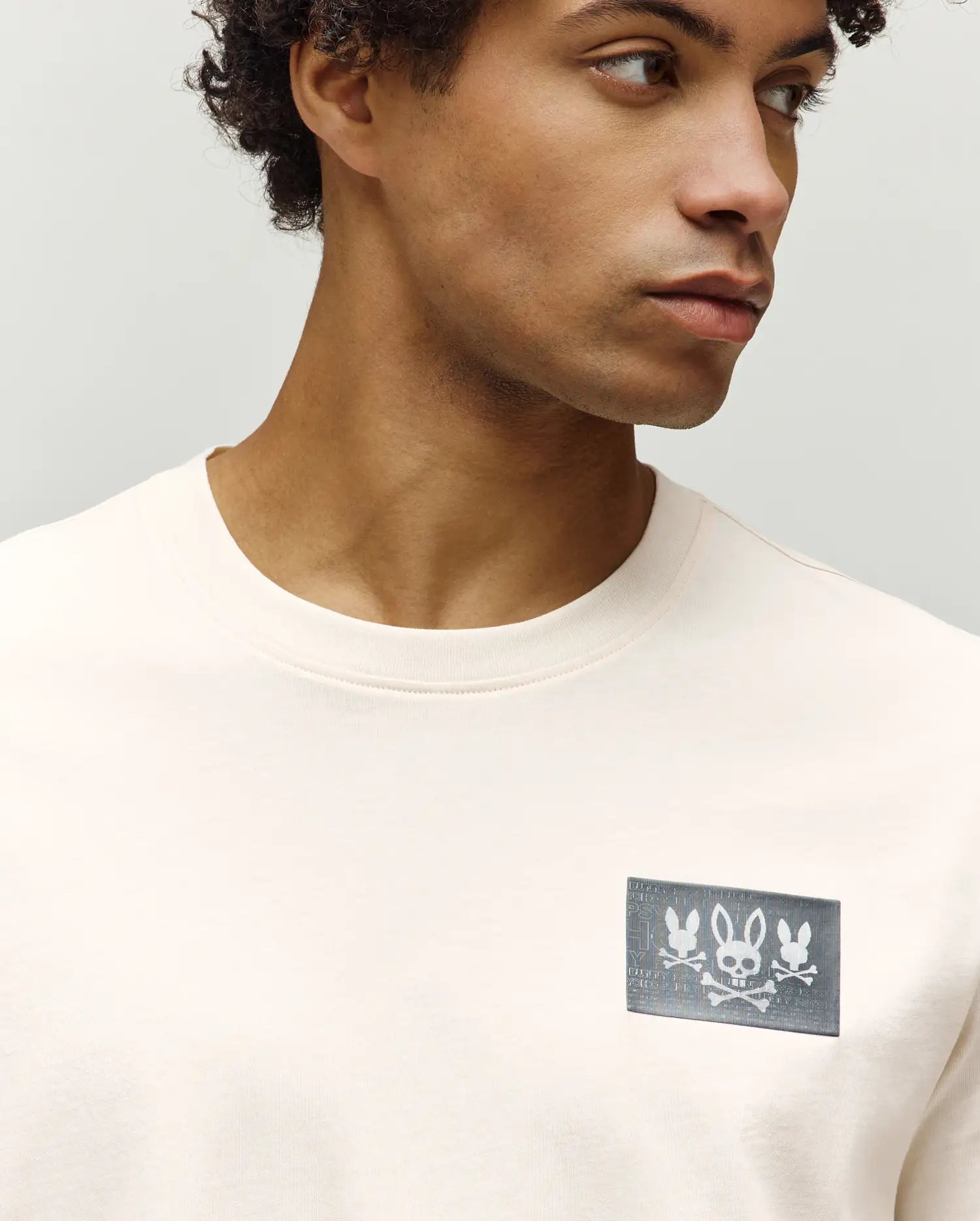 MENS JARVIS CHEST GRAPHIC TEE - MT0200335 - Image 3